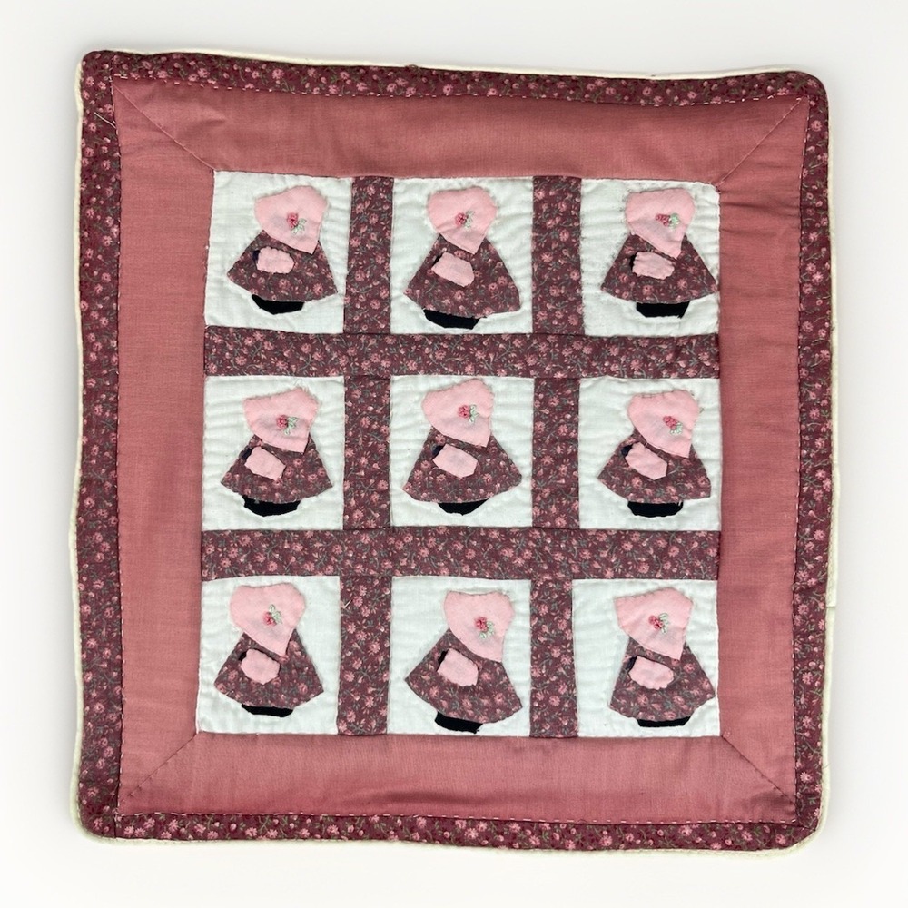 Quilt Block Wall-hanging Sunbonnet Sue 12" x 12.5" Applique Vintage Country Core